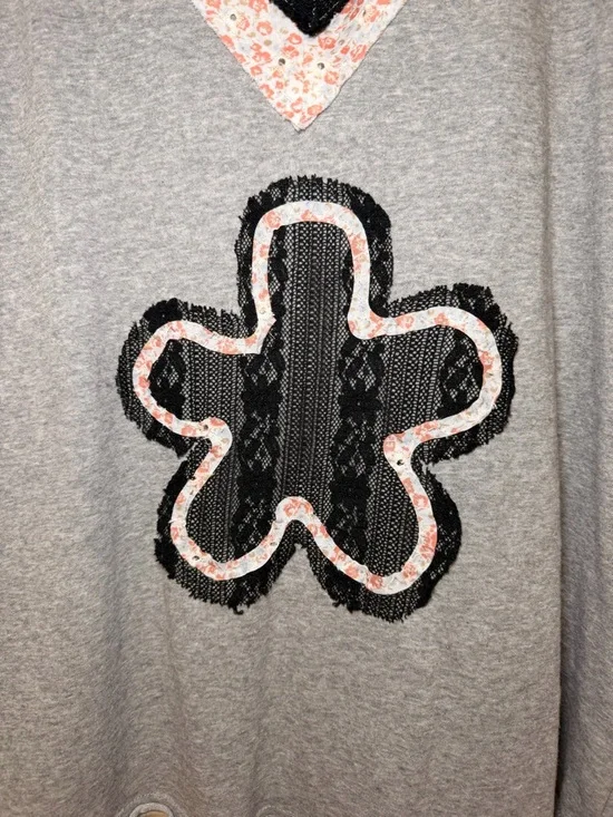 POL Lace Flower Patchwork Bohemian Top Gray Long Sleeve Medium Vintage Vibes - Picture 5 of 15